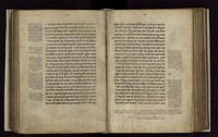 פרוש התורה לרש"י : עם "הגהות" רבות בשולים.