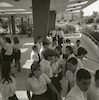 תלמידים ביום הראשון ללימודים ב"בית הס" ברמת אביב – הספרייה הלאומית