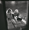 ילדים משחקים עם כלבלב במושב עלמה – הספרייה הלאומית