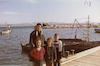 מרתה קסטנר בלית צימרמן ונכדיה מימין לשמאל: רון ומיכל קציר וטלי לבנת, נמל עכו.