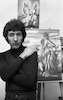 הצייר המפורסם מאיר פיצ'חדזה בסטודיו שלו.