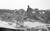 נקודת הביקורת על גשר דאמיה בגבול עם ירדן עמוסה בתיירים ערביים העוברים לירדן או עולים לרגל למכה שבערב הסעודית – הספרייה הלאומית