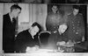 תמונות ושחזורים היסטוריים: הסכם ריבנטרופ-מולוטוב, גרמניה וברית המועצות חותמות על הסכם חלוקת פולין בין שתי המדינות – הספרייה הלאומית