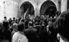 הקהילה הארמנית מפגינה ביפו נגד הפטריארך שלה – הספרייה הלאומית