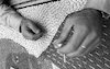 אברהם בינור משיח, אמן ישראלי המציא שיטת ציור חדשה ללא צבעי ציור. במקום צבע הוא משתמש בזרעים - שעועית, חיטה, שעורה ודגנים אחרים - ומדביק אותם על משטח בגודל של כשני מטרים – הספרייה הלאומית