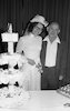 ארנון (נוני) מוזס, הבעלים של ידיעות אחרונות, ואביו נח מוזס, השתתפו בחתונה ב-28 בינואר 1972 – הספרייה הלאומית