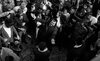 יהודים אורתודוכסים חוגגים את ל"ג בעומר בהר מירון ומספרים את ילדיהם בני השלוש בפעם הראשונה – הספרייה הלאומית