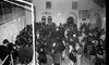 יהודים אורתודוכסים חוגגים את ל"ג בעומר בהר מירון ומספרים את ילדיהם בני השלוש בפעם הראשונה – הספרייה הלאומית