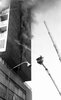 אש פשטה במלון דבורה, גרמה נזק רציני לבניין בן עשר הקומות ואילצה את 21 האורחים לצאת לרחוב. לא היו נפגעים קשים באסון זה – הספרייה הלאומית