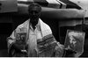 הארי אלפסי־פסמן, שהכריז על עצמו כמלך ישראל, ביריד לילדים בתל אביב – הספרייה הלאומית
