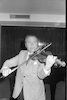 World wide known violinist Henryk Szeryng arrived in Israel – הספרייה הלאומית