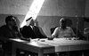 משה דיין מבקר בג'נין עםראש העירייה – הספרייה הלאומית