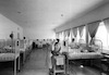 ירושלים: מחלקת הילדים הנוספת בבניין ביה"ס לאחיות 1942 צילום אלפרד ברנהיים