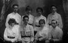 קבוצת אחווה בלבוב יולי 1920 עומדים משמאל: לונק צינדר, אולגה, נחמה משולם, יושבים: טושקה, לונק, חנה בלאושטיין, ארטק גוטליב – הספרייה הלאומית