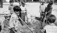 קבוצת "נחלים" בעבודה, משמאל: יפתח אשר, חנוך מהל, איתי סורוקה, טל אלון, שחר רותם, עידו לוטן, ניב בראל.
