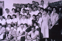 גרעין גאולים גרעין הנח"ל הראשון שהשלים את הקיבוץ. נראים: אבשלום שורק, עדנה ון דייק, חגי ברוכי.