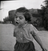 בתה הקטנה של הציירת קטה אפרים מרקוס