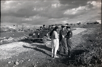 בדיקת תעודות של תושב בדואי המתגורר סמוך לגבולות ישראל