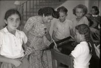 שיעורי סריגה בבי"ס מקצועי