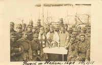 Group of soldiers and rabbi at Pessach service 5678 (28 March 1918) in Italy (2).