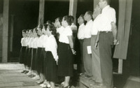 ט"ו לחולתה חג על הבמה. המקהלה.