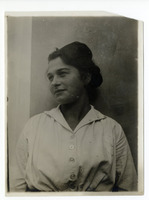 Portrait: Magda Cohn.