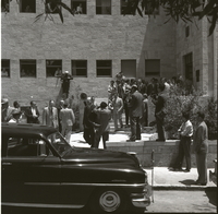 קבלת פנים צוננת למזכיר המדינה ג'ון פוסטר דאלס.