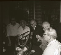 הסופר והמתרגם יצחק דב ברקוביץ.