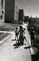 ילדים משחקים בקרית ארבע.