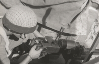 רמת הגולן, חייל ישראלי בעמדת ירי.