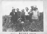 עבודות חקלאיות בעידור אדמות הפרדס, קיבוץ חולדה.