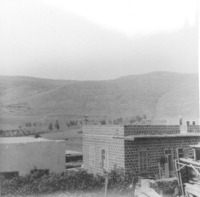 מבנה אבן בזלת שחורה, טבריה.