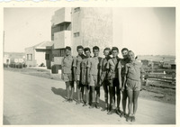 חניכי הנוער העובד בטיול, חולון.
