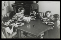 Na'an - Batei Berl - Children in youth shelters.