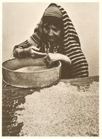 Jewish woman preparing the couscous (Djerba; Tunisia).