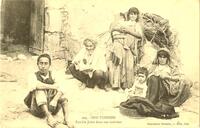 Sud Tunisien Famille Juive dans son intérieur Imprimerie Moderne, A. Muzi, Sfax.