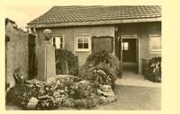 Ehemaliges KZ Buchenwald bei WeimarEingang zum Krematorium.