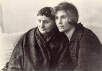 Maria Grigorevna Viktorovich and her daughter, Esfir Aronova. Tomsk, Siberia, 1914 – הספרייה הלאומית