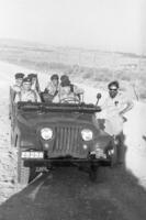 הכנרת: ג'יפ צבאי במוביל המים עם מיכה ברעם.