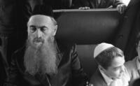 פסח: עליה לרגל לירושלים ברכבת, הרב יצחק ידידיה פרנקל.