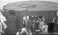 עולים, חברי האצ"ל וניצולי שואה על האניה אלטלנה בדרכם לישראל.