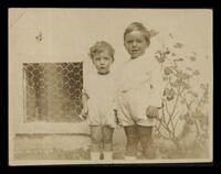 Photograph of Harry Millins with a friend.