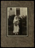 Photograph of the wedding couple Leah Chasan (Yahuda) and Raphael Chasan.