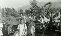 מביאים ביכורים, יוני רז, אראלה אבן צור, תמי פלג, מחזור י"ט.