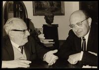 Max Brod mit Marcel Reich-Ranicki.