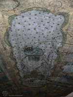 Photograph of: Great Synagogue (Hoykhe Shul) in Botoşani - Women's section : Plafond central region.