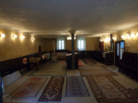 Photograph of: Great Synagogue in Hârlău, Vestibule.