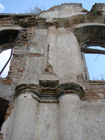 Photograph of: Great Synagogue in Stolin - Prayer hall - Eastern wall : Torah ark structure, northern columns.