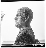 פסל שטוצר ראש של לורד גור.