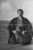 גבר בתלבושת קנדו (Kendo) על סיפון האונייה Tatsuta Maru, האוקיאנוס השקט